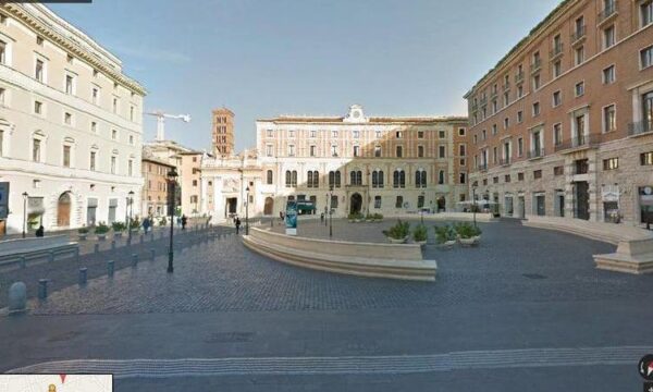 Roma, ecco lo smart working in piazza San Silvestro