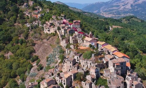 Borghi e centri storici abbandonati in Campania